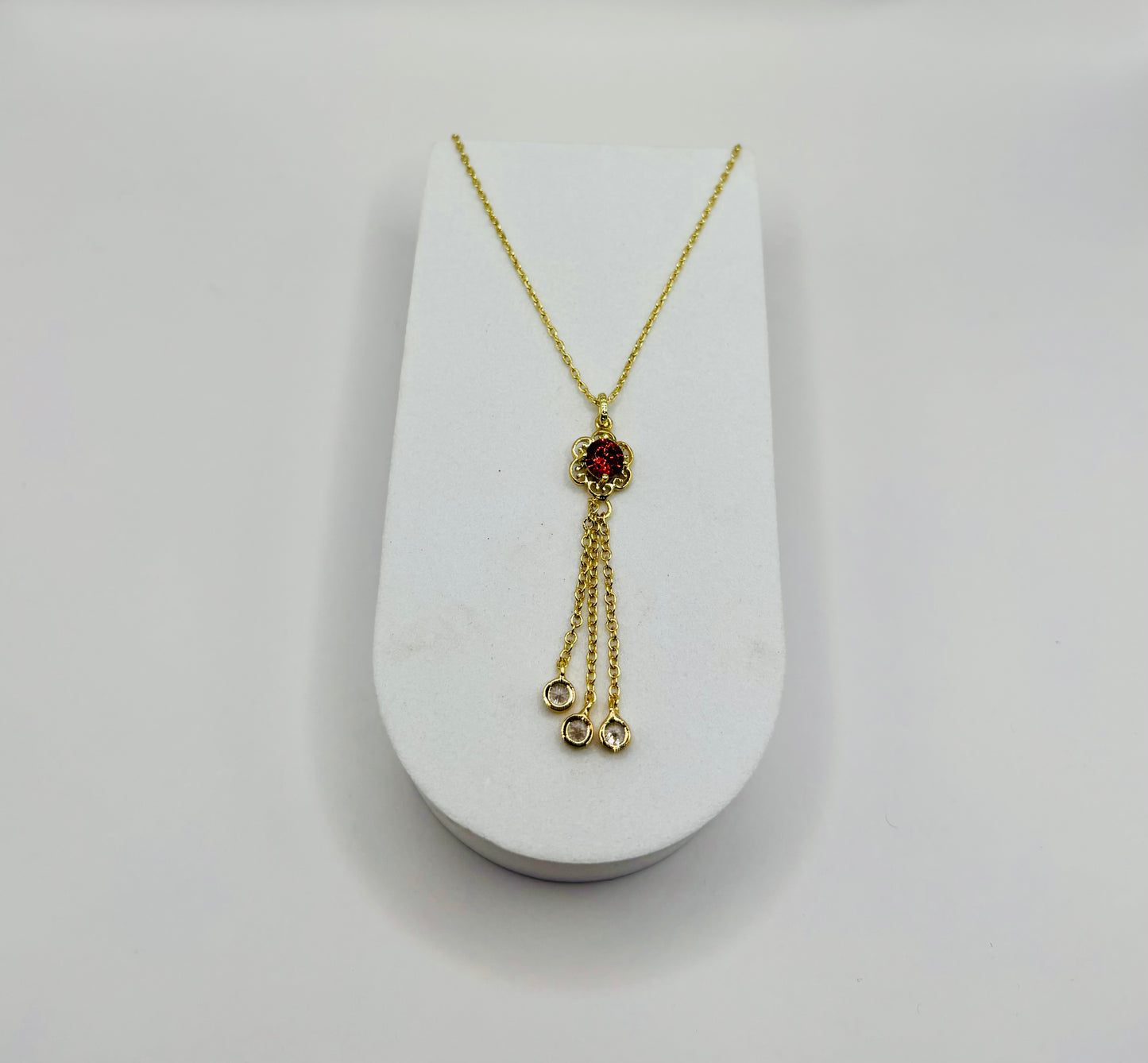 Collier fleur rouge